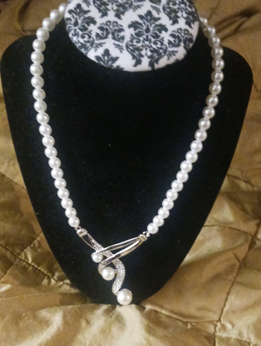 Classic White Pearl Necklace with Silver Accent